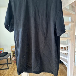 Svart T-shirt lager 157 - Mycket bra skick  Storlek XL Lager 157