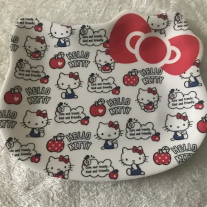 Hello Kitty Barn Tallrikar  - Helt ny  65kr/st