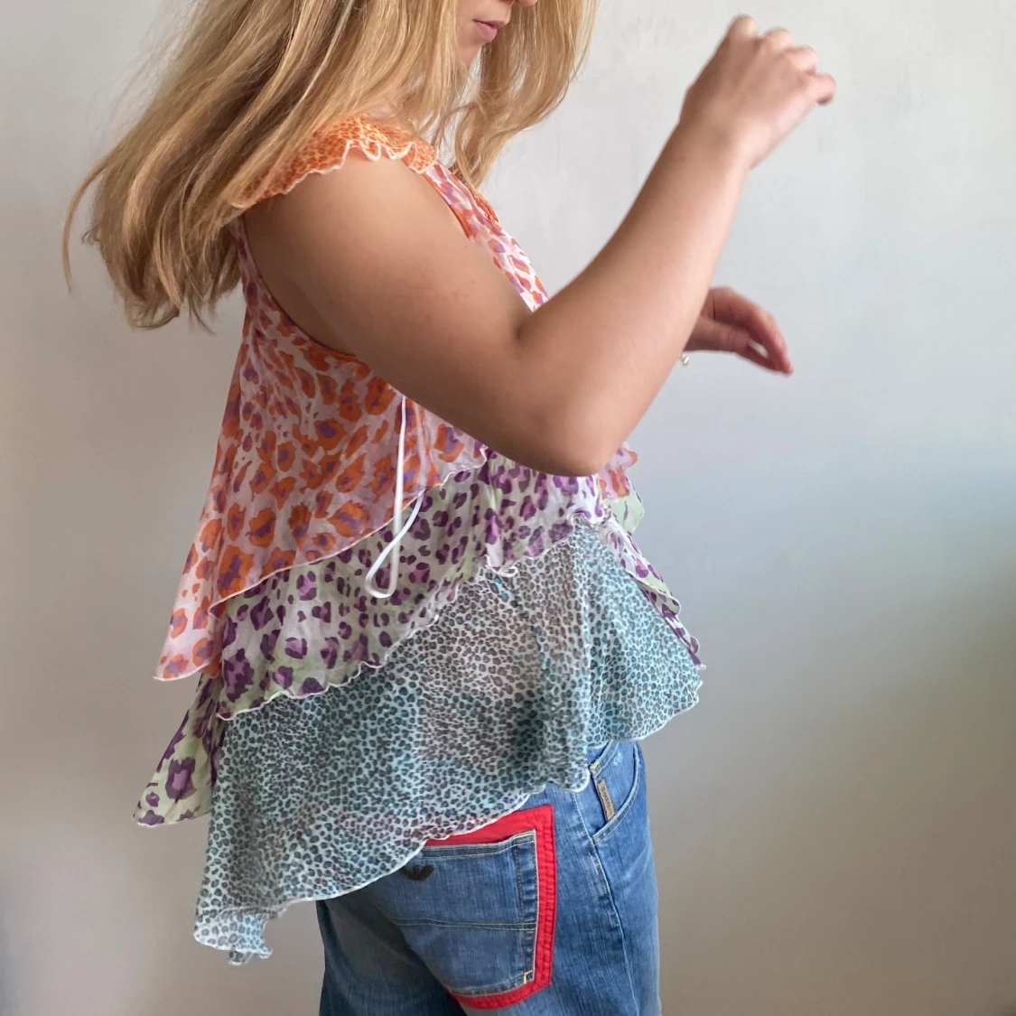 Snygg volangtopp NOLITA - 2