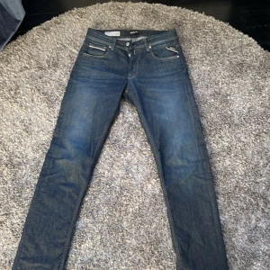 Repley jeans - Replay grover size 29/32. Skick 9/10, Inge defekter! Nypris 1500, säljs för 600. Kan mötas upp om det är Västerås.