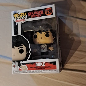 Mike funko pop -  stranger things funko pop. Oöppnad💗 Skriv om du har frågor!!
