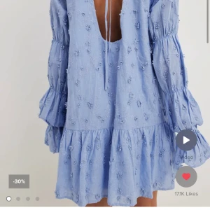 Nakd klänning  - Säljer denna otroliga sommarklänningen från nakd. Helt slutsåld på hemsidan och jag har bara använt den 1 gång.💗💗 (pris kan diskuteras)  