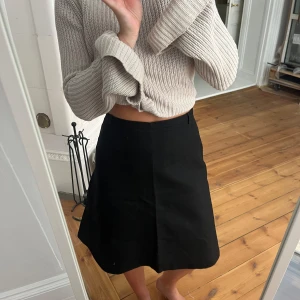 A- linjekjol  - En A-linjekjol, bra skick, använt en gång. 