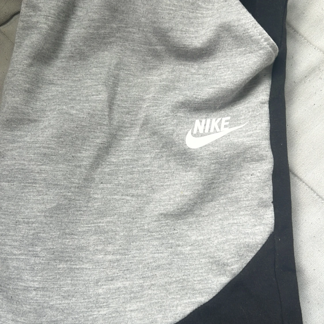 Nike tech byxor - 90