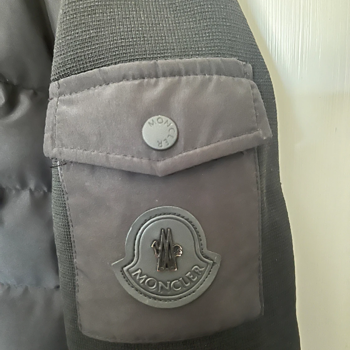 Moncler vindjacka  - 90