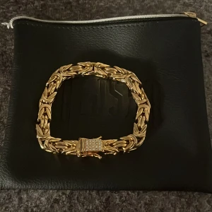 Kejsar länk 8mm - Tjenare säljer nu min kejsar länk som e 21,5cm och 8mm rkt fin priset kan diskuteras!!