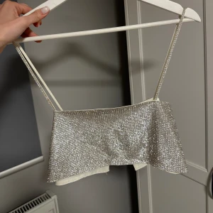 zara topp - fest topp, aldrig använd 