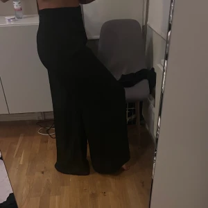 Silkes byxor - Älskar dessa men nu har jag inte använt dessa på nån månad så dax för dem att få ett nytt hem, nypris var 400kr