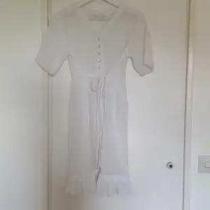 Coquette klänning från Bloomingville 💕 Storlek S 💕  Kolla gärna in mitt konto för fler gulliga klänningar 💕