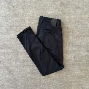 Säljer de här replay ”anbass” hyperflex jeansen i storlek 30/32 för 489kr! I bra skick och utan defekter. Skriv om minsta funderingar!🔥👖