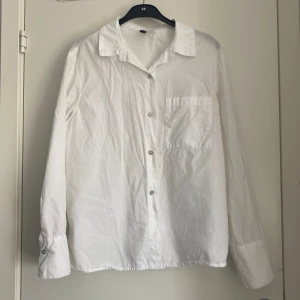Skjorta - Skjorta, lite oversized modell  