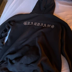 Bvaldi hoodie - Använd vid ett fåtal gånger. Ny pris 1200!