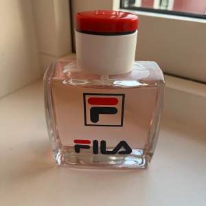 Jag säljer denna helt nya parfymen från fila då jag inte gillar doften. 170 kr💖