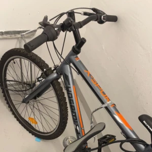 Yosemite mountain bike Cykel pump ingår! - Använd 7 gånger bra skick