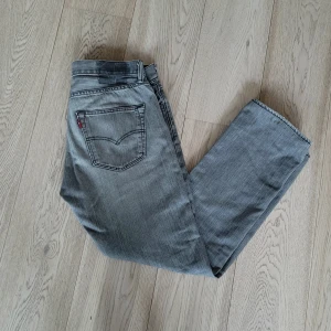 Levi's 501 - Extremt feta vintage 501or i sällsynt färg! Verkligen den perfekta grå färgen! Inga skador, storlek W33L30