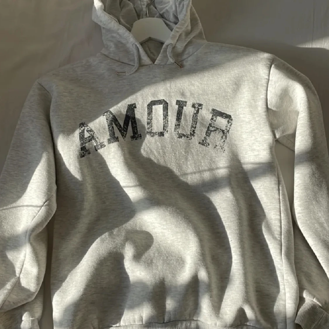 Fin hodie med coola tryck! - 90