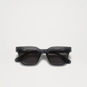 Chimi 04 dark grey - Säljer nu ett par Chimis i modellen 04 och färgen dark grey åt min bror. De är i nyskick och orginallåda och allt finns kvar💕