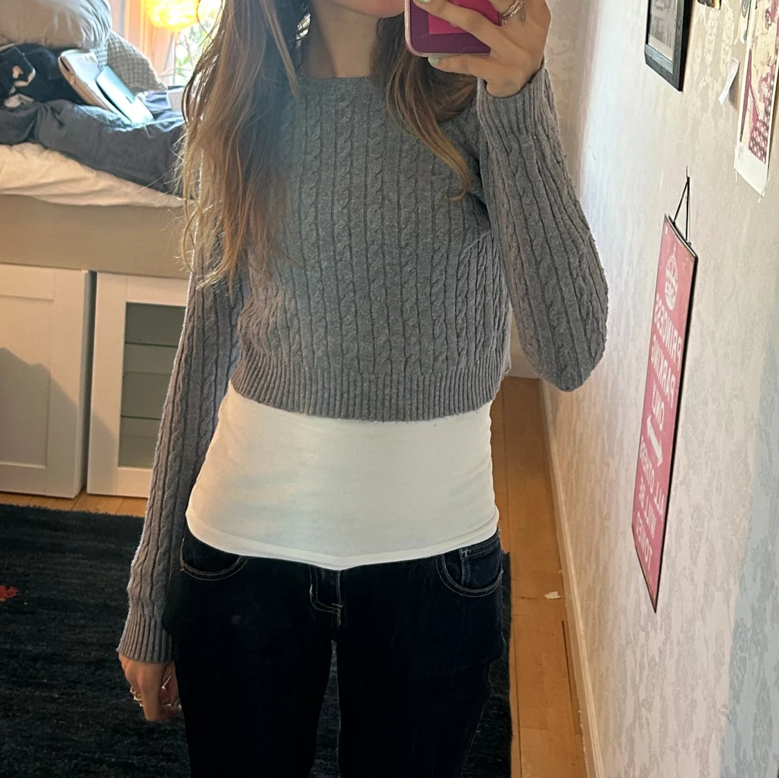 Croppad grå stickad tröja