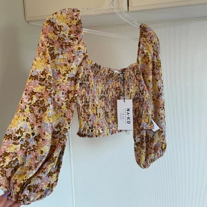 Topp 40 - Storlek 40 oanvänd pris 179kr