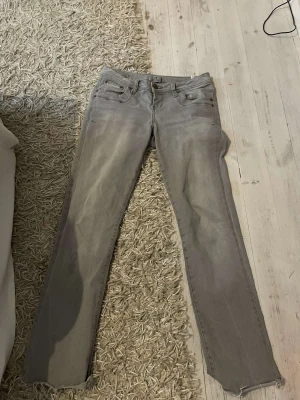 Ltb   - Gråa ltb jean
