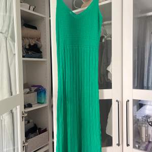 Grön virkad klänning från zara 😇