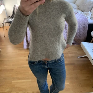 Neo noir tröja - En mohair/ulltröja från Neo Noir! Liten polokrage, super skick. Storlek xs men passar även S 