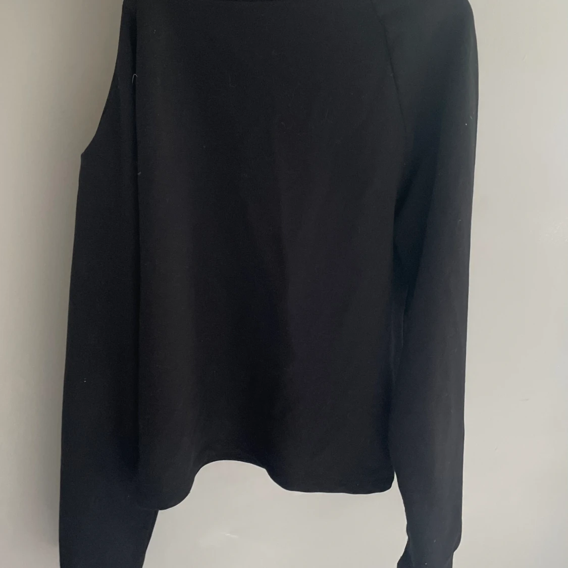 Glittrig One shoulder tröja😍 - 90