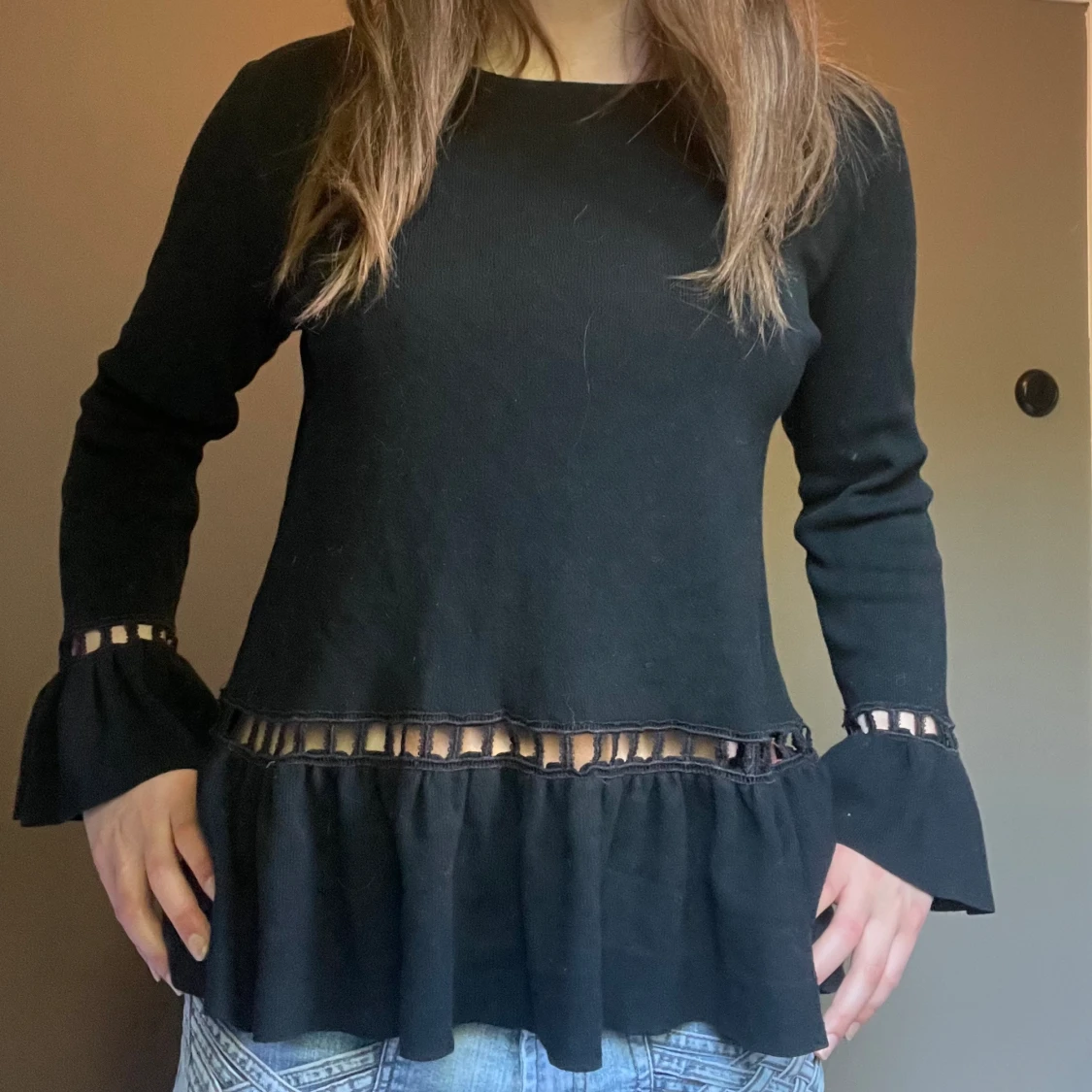 Cool stickad tröja med hål - 90