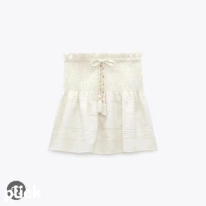 Superfin zara kjol!! - Säljer nu min superfina kjol från zara! Den är i toppskick och endast använd en gång. Kontakta för fler bilder💕💕