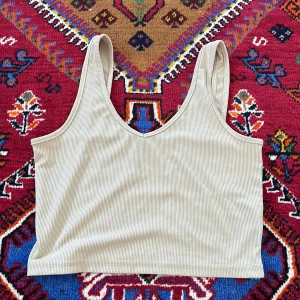 Linne - Cropped beige linne, har aldrig använt!! 