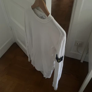 Stone Island Tröja - Nypris: 3100 kr  Mycket bra skick! Storlek: M