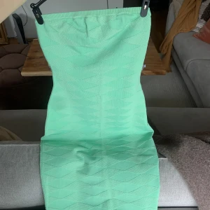 Adoore Tube dress 36 - Säljer denna slutsålda Adoore klänning i nyskick! Normal S , går så fint efter kroppen🦋 