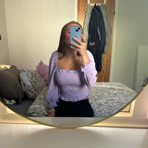 Blus  - Fin blus från H&M! Nästan helt ny.  Köpare står för frakt 