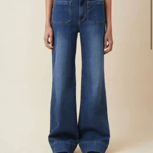 jeanerica jeans - säljer mina underbara jeanerica jeans🩵tyvärr inte helt min stil därav att jag säljer. Nypris 2000kr, säljer för 1500kr. storlek 25/32 (färgen är den på första bilden, inte den Bianca har på sig) 