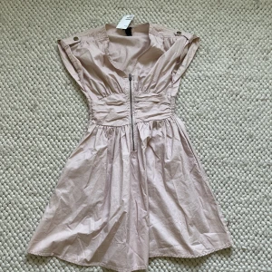 Ljusrosa sommarklänning  - Väldigt bra skick 