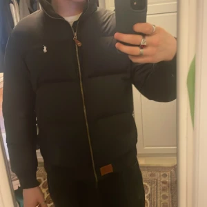 Ralph Lauren dun-bomberjacka, storlek: S - Originalpris ca: 2000kr Säljer billigare vid snabb affär