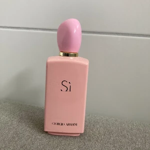 Si Armani  - En si Armani parfym nästan full 100ml 