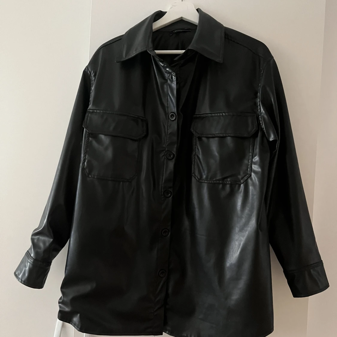 Oversized tunn skinnjacka  - 90