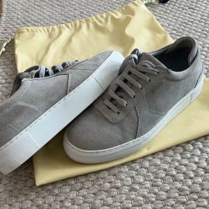 Arigato skor - Storlek: 41 Säljes pga försent att skicka tillbaka Köparen står för frakt!