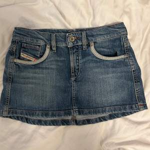 Super fin mini jeans kjol ifrån diesel i stl xs!