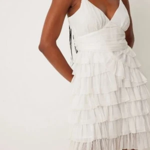 Ny klänning NA-KD strl 34 - Helt ny