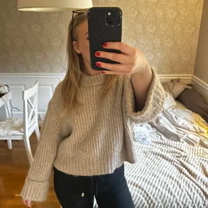 Stickad Gina Tricot  - Strlk: S Fint skick💕 Kontakta vid frågor/fler bilder 