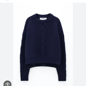 Filippa K tröja - Kikar intresset på min tröja från Filippa k😁 Helt slutsåld och nypriset var runt 3000! 