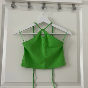 Topp  - Zara topp, storlek M men passform till S.