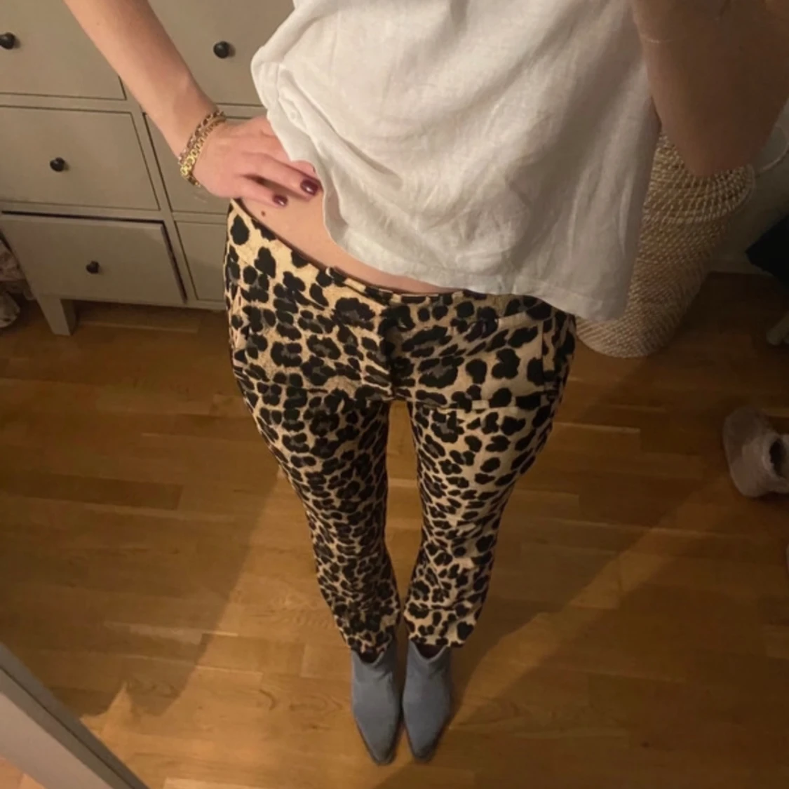 Trendiga leopardbyxor - 90