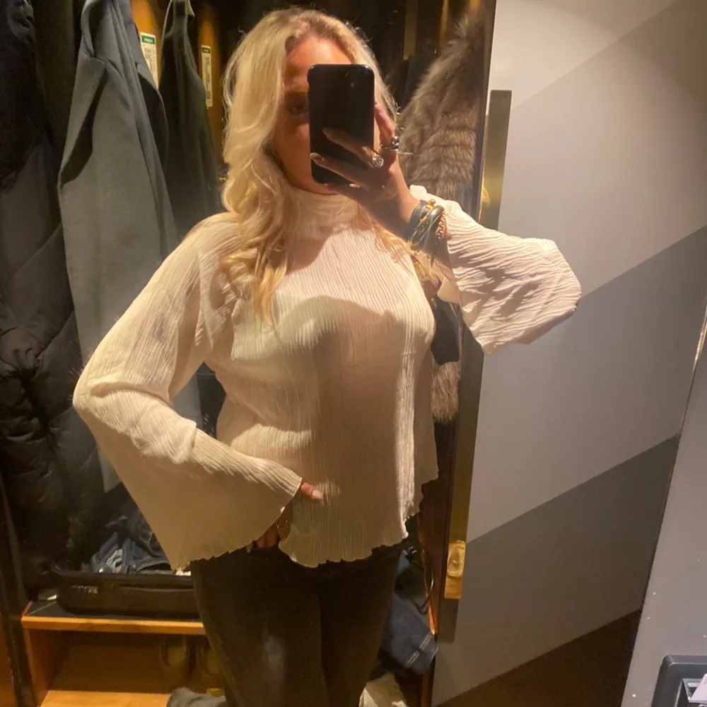 Vit blus från H&M😍😍. Blusar.