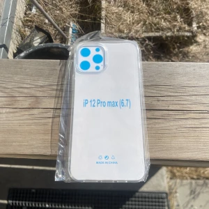 Skal iPhone 12 Pro Max - Nytt oanvänt transparent mobilskal till iPhone 12 Pro Max.