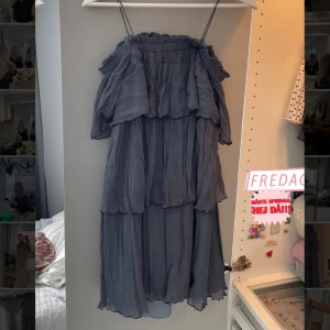 Sommarklänning - Säljer denna sommarklänning från Scotch & soda.🪩