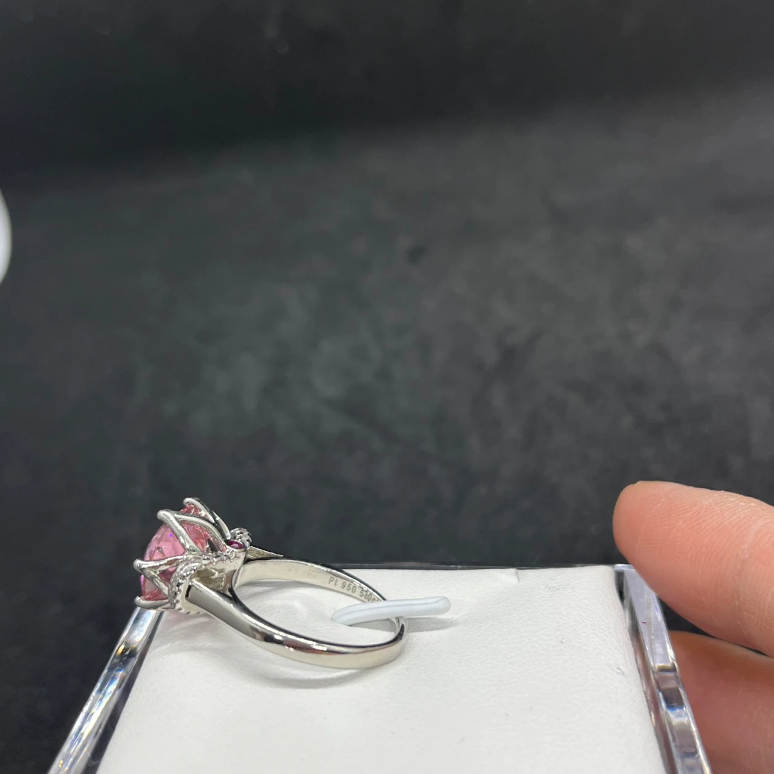 Pink crystal platinum ring - 92