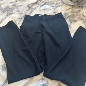 Lågmidjade kostymbyxor  - Säljer dessa kostymbyxor då det är försmå❤️